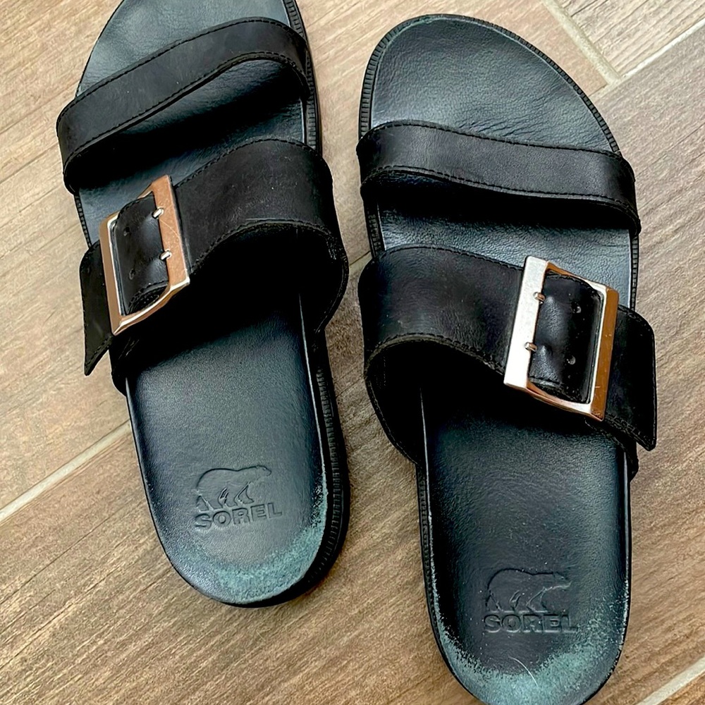 Black leather Sorel buckle sandals